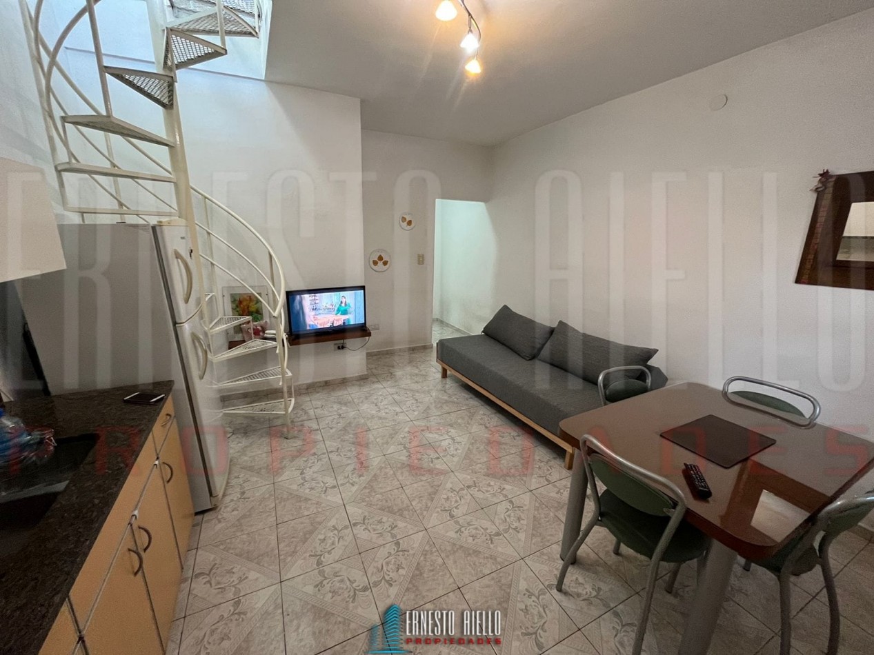 VENTA PH 2 AMBIENTES CON GARAGE, TERRAZA Y QUINCHO, QUILMES OESTE.