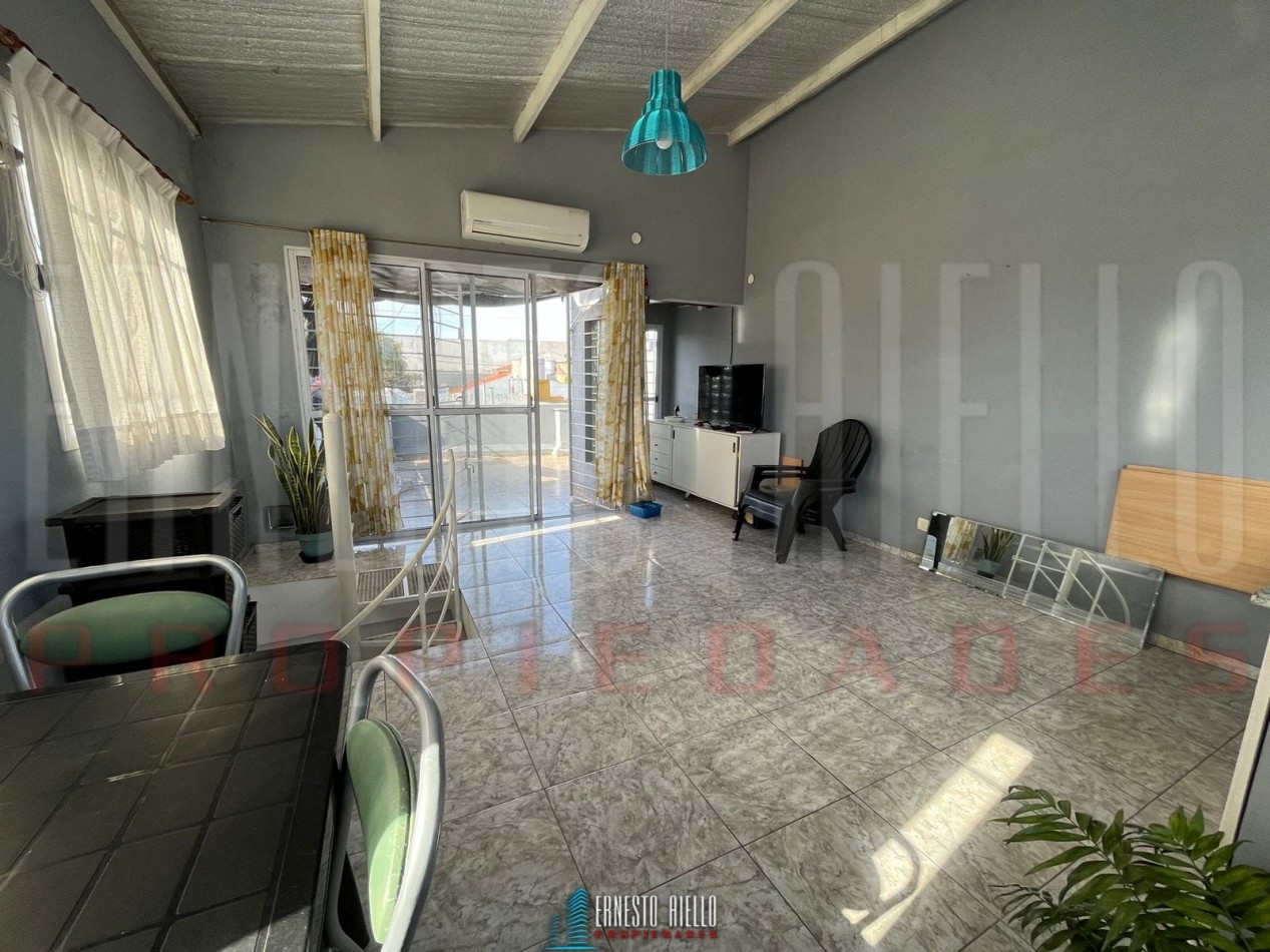 VENTA PH 2 AMBIENTES CON GARAGE, TERRAZA Y QUINCHO, QUILMES OESTE.