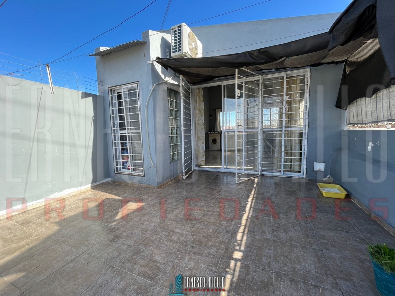 VENTA PH 2 AMBIENTES CON GARAGE, TERRAZA Y QUINCHO, QUILMES OESTE.