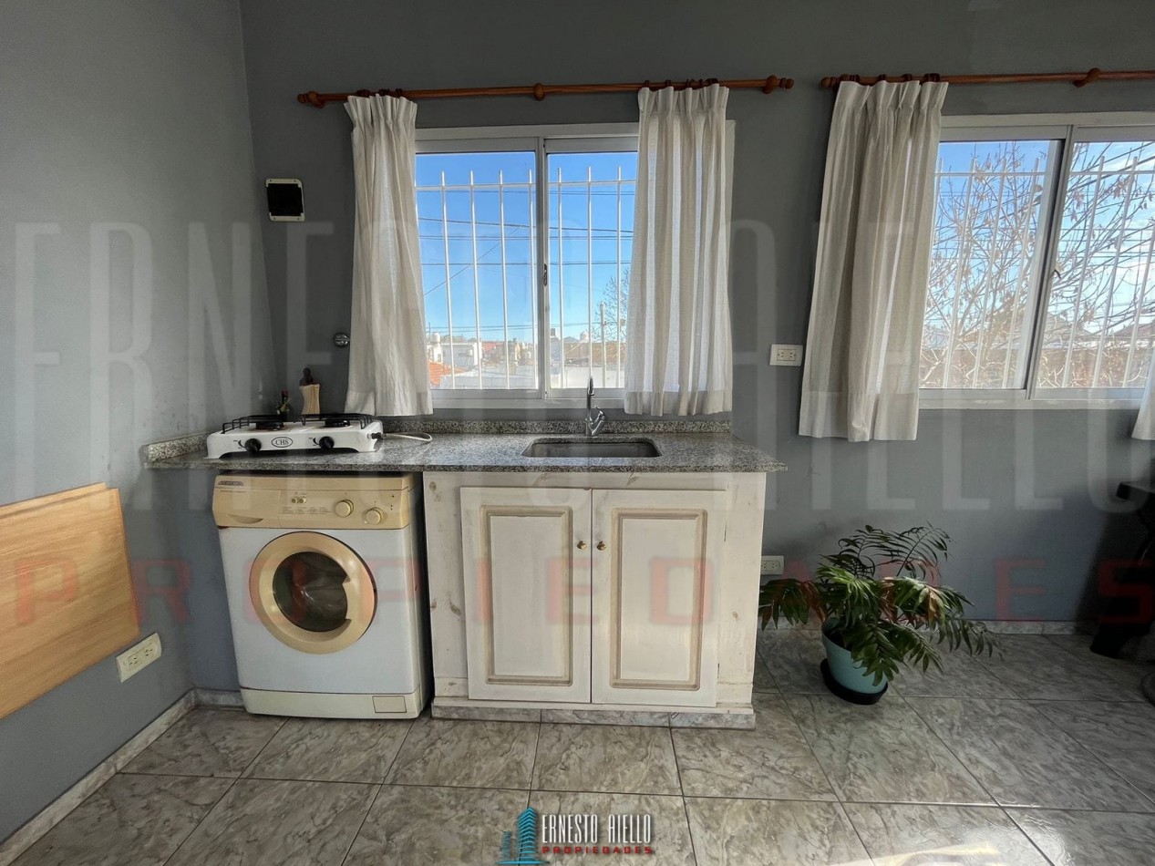 VENTA PH 2 AMBIENTES CON GARAGE, TERRAZA Y QUINCHO, QUILMES OESTE.