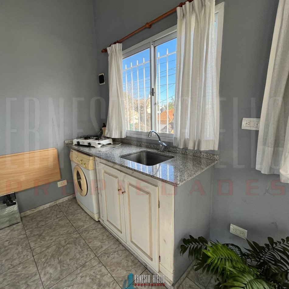 VENTA PH 2 AMBIENTES CON GARAGE, TERRAZA Y QUINCHO, QUILMES OESTE.