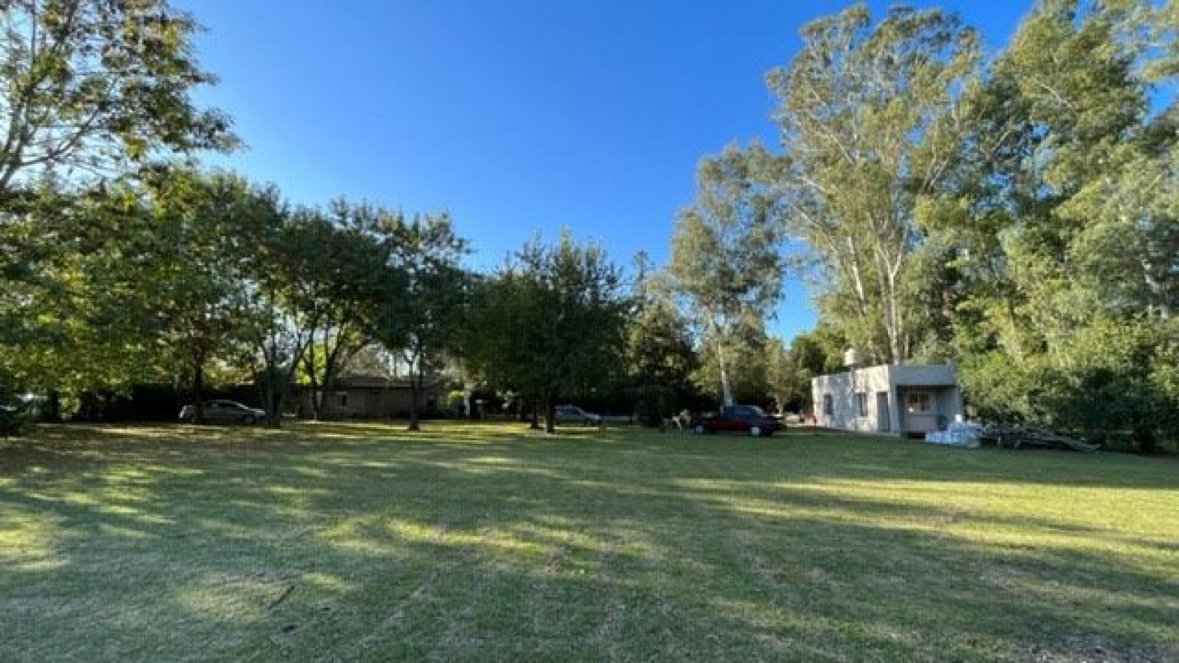 VENTA HERMOSA QUINTA DE 3 HECTAREAS CON AÑEJA ARBOLADA, PILETA Y PARRILLA.