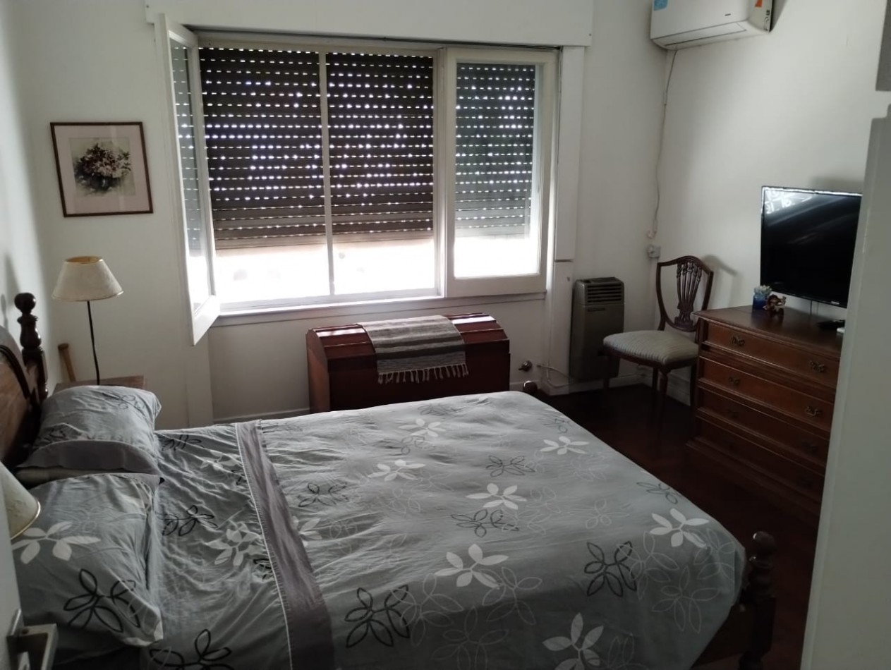 VENTA CASA TRES AMBIENTES EN PLANTA BAJA EN CONJUNTO CON DEPTO EN PRIMER PISO, EZPELETA.