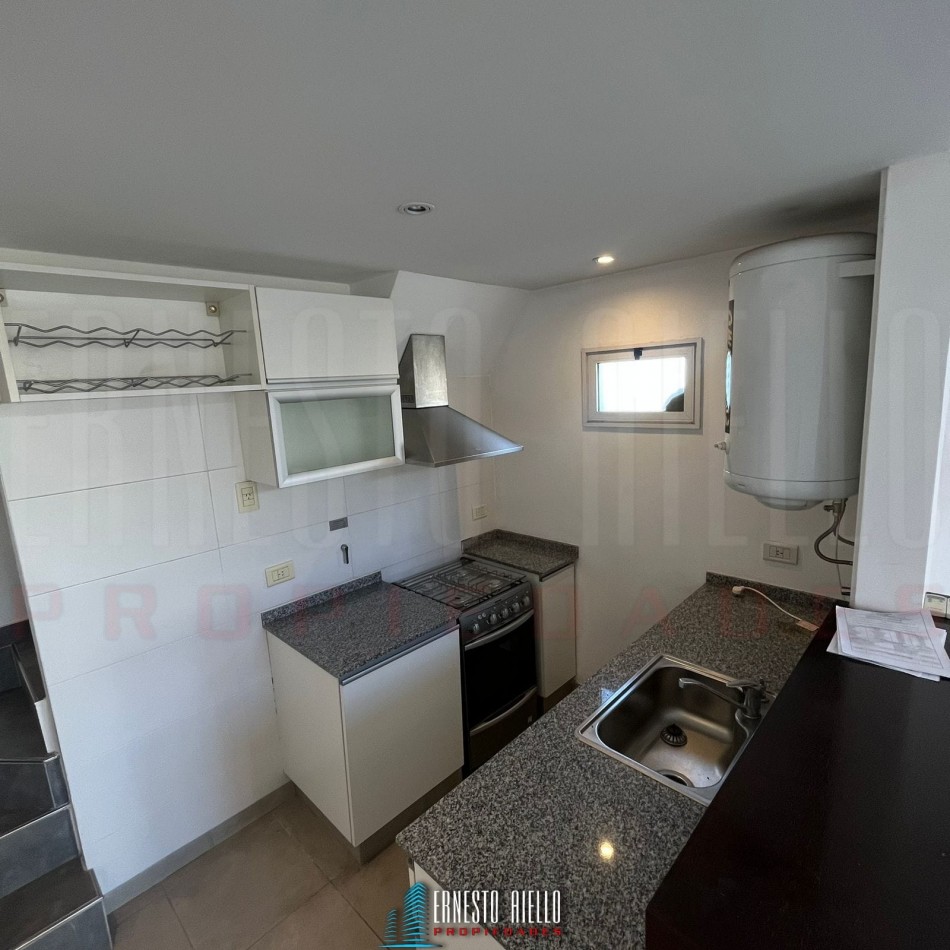 ALQUILER LOFT 2 AMBIENTES CON BALCON Y COCHERA en SUBSUELO. QUILMES CENTRO