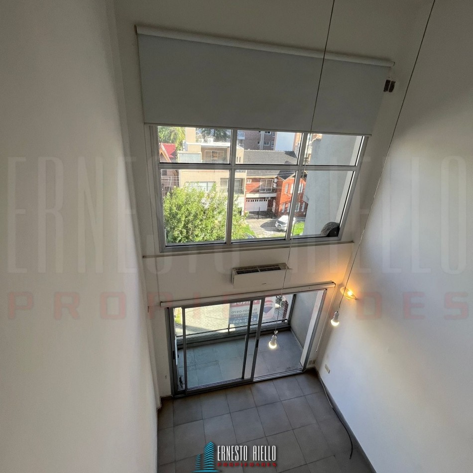 ALQUILER LOFT 2 AMBIENTES CON BALCON Y COCHERA en SUBSUELO. QUILMES CENTRO