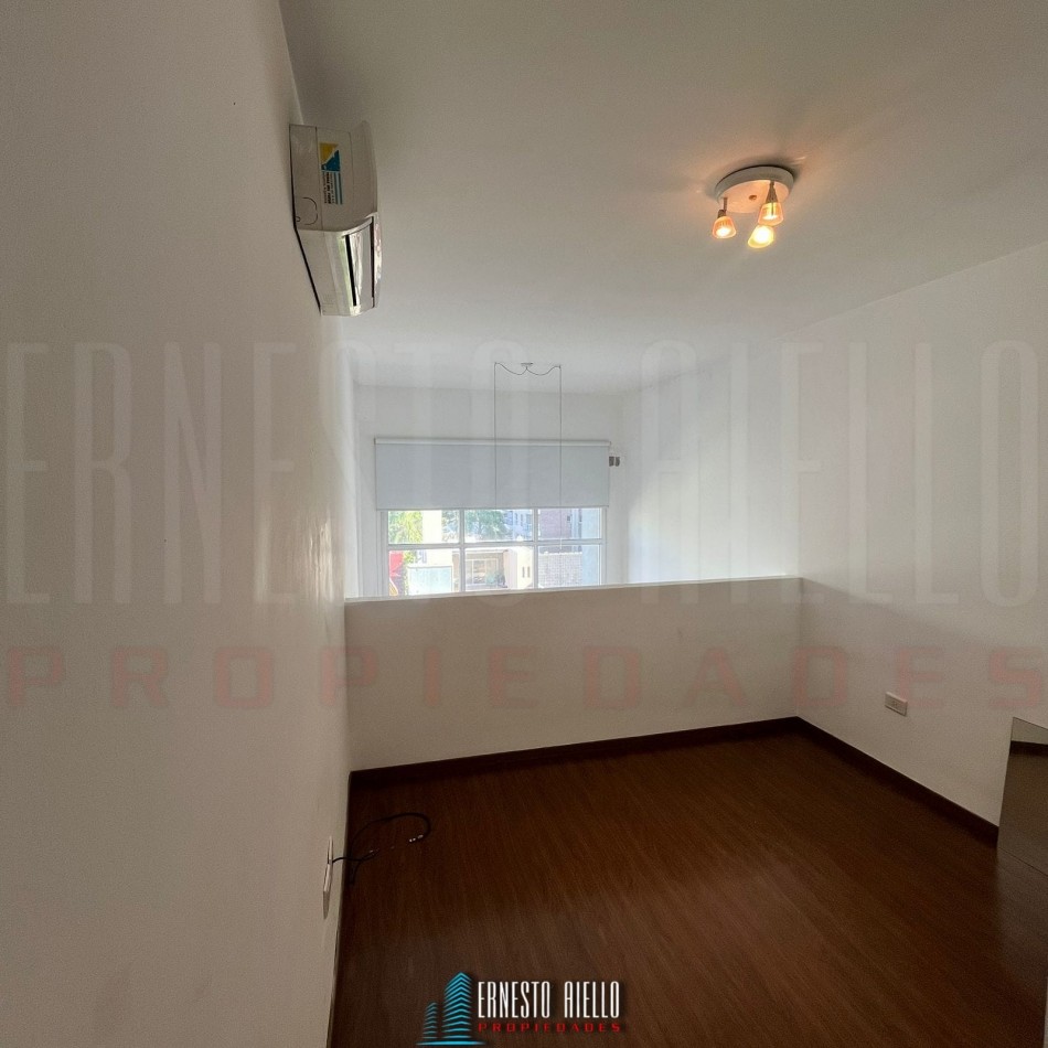 ALQUILER LOFT 2 AMBIENTES CON BALCON Y COCHERA en SUBSUELO. QUILMES CENTRO