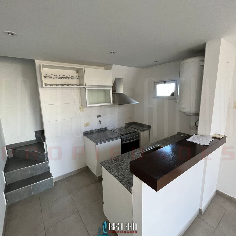ALQUILER LOFT 2 AMBIENTES CON BALCON Y COCHERA en SUBSUELO. QUILMES CENTRO