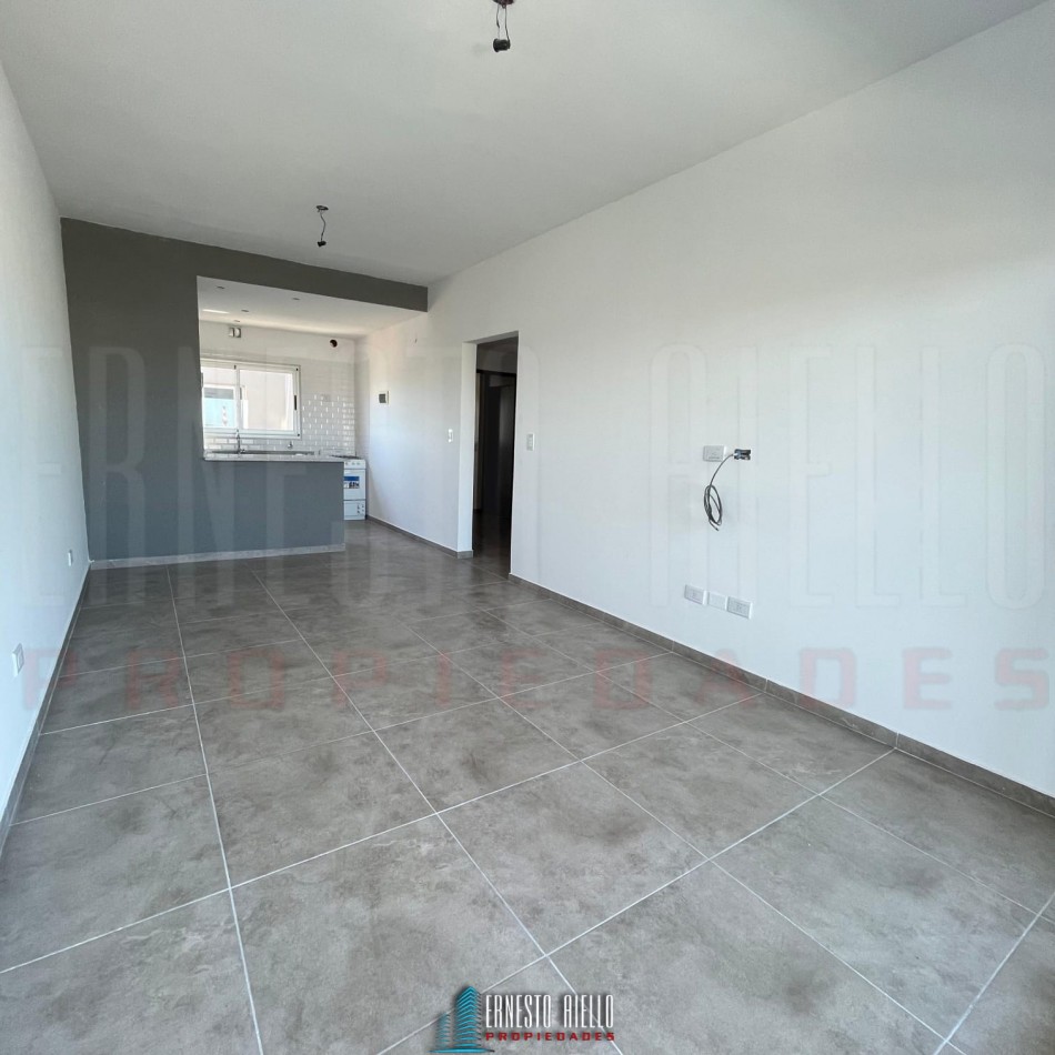 VENTA DEPARTAMENTO 3 AMBIENTES A ESTRENAR CON BALCON Y COCHERA, BERAZATEGUI CENTRO.