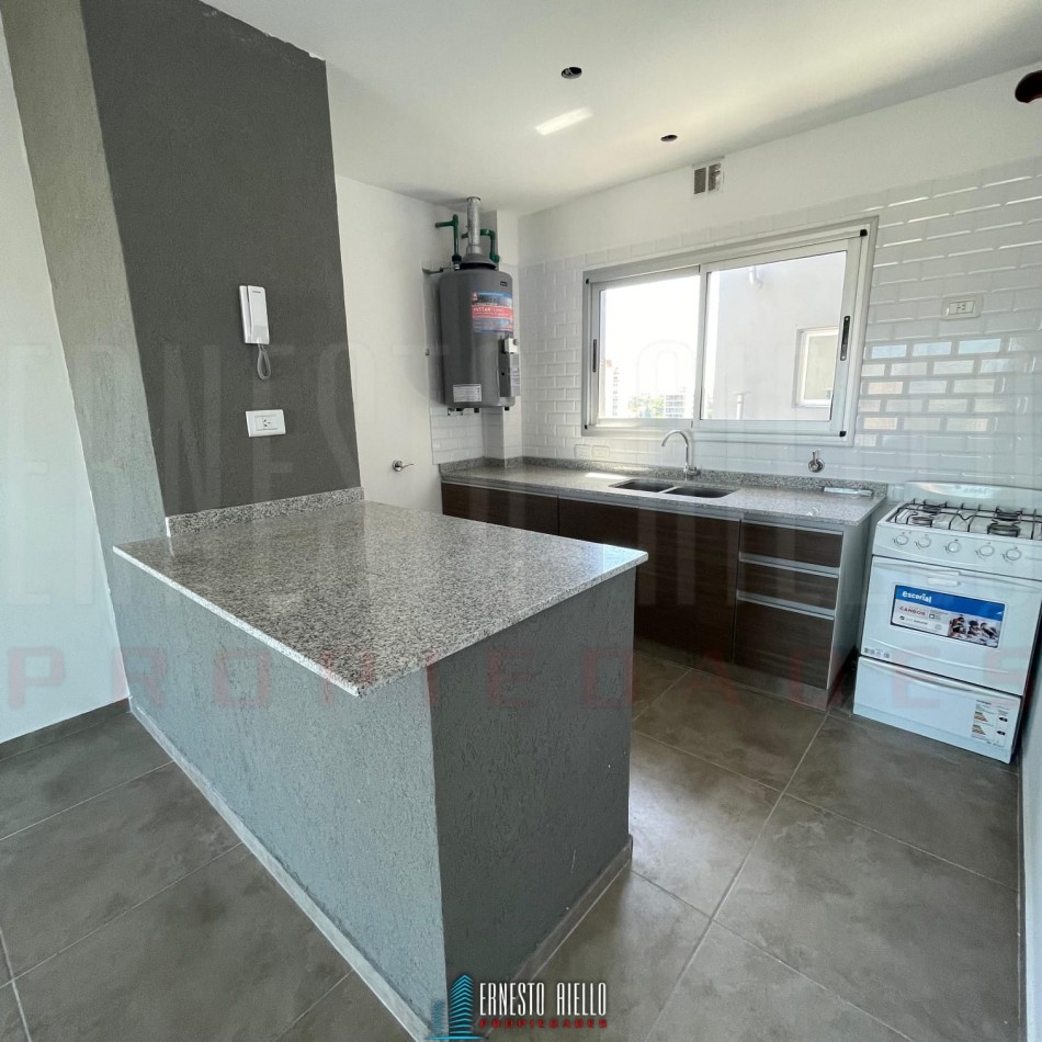 VENTA DEPARTAMENTO 3 AMBIENTES A ESTRENAR CON BALCON Y COCHERA, BERAZATEGUI CENTRO.