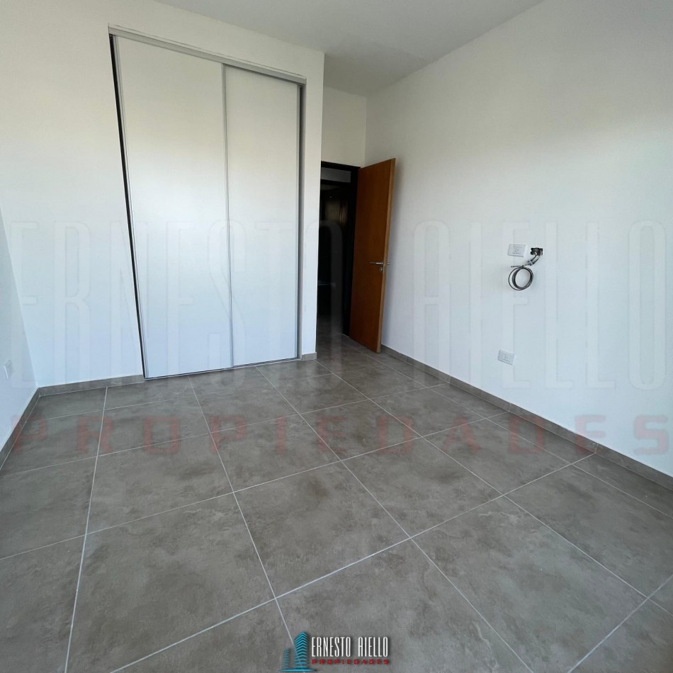 VENTA DEPARTAMENTO 3 AMBIENTES A ESTRENAR CON BALCON Y COCHERA, BERAZATEGUI CENTRO.