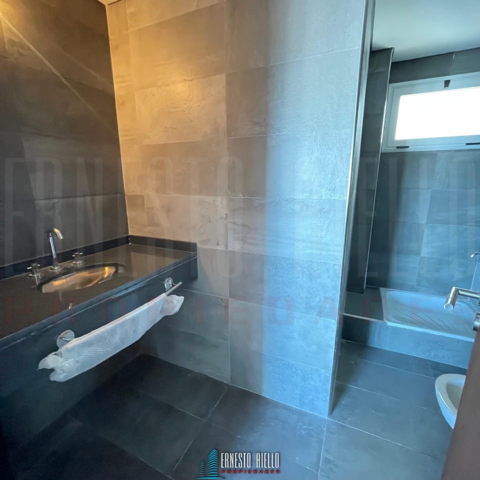 VENTA DEPARTAMENTO 3 AMBIENTES A ESTRENAR CON BALCON Y COCHERA, BERAZATEGUI CENTRO.