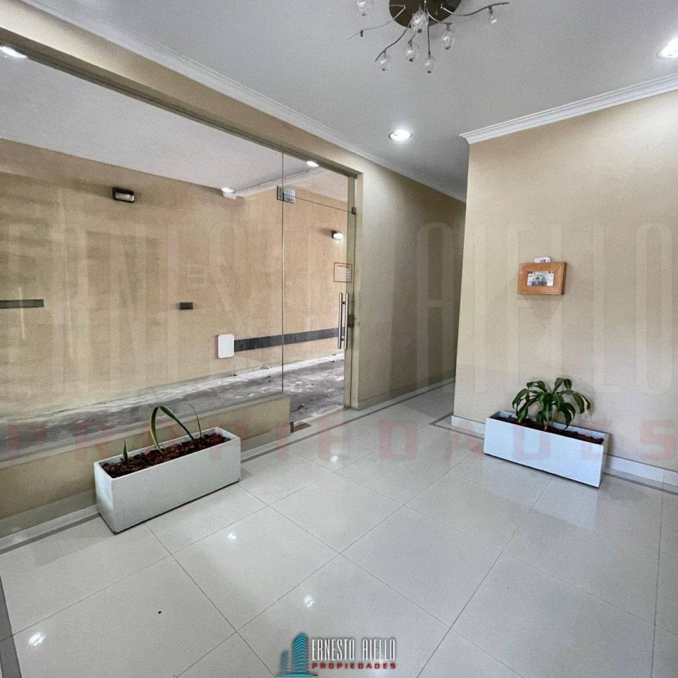 ALQUILER DEPARTAMENTO TIPO DUPLEX 4 AMBIENTES, CON 2 COCHERAS, PATIOS Y BALCON.