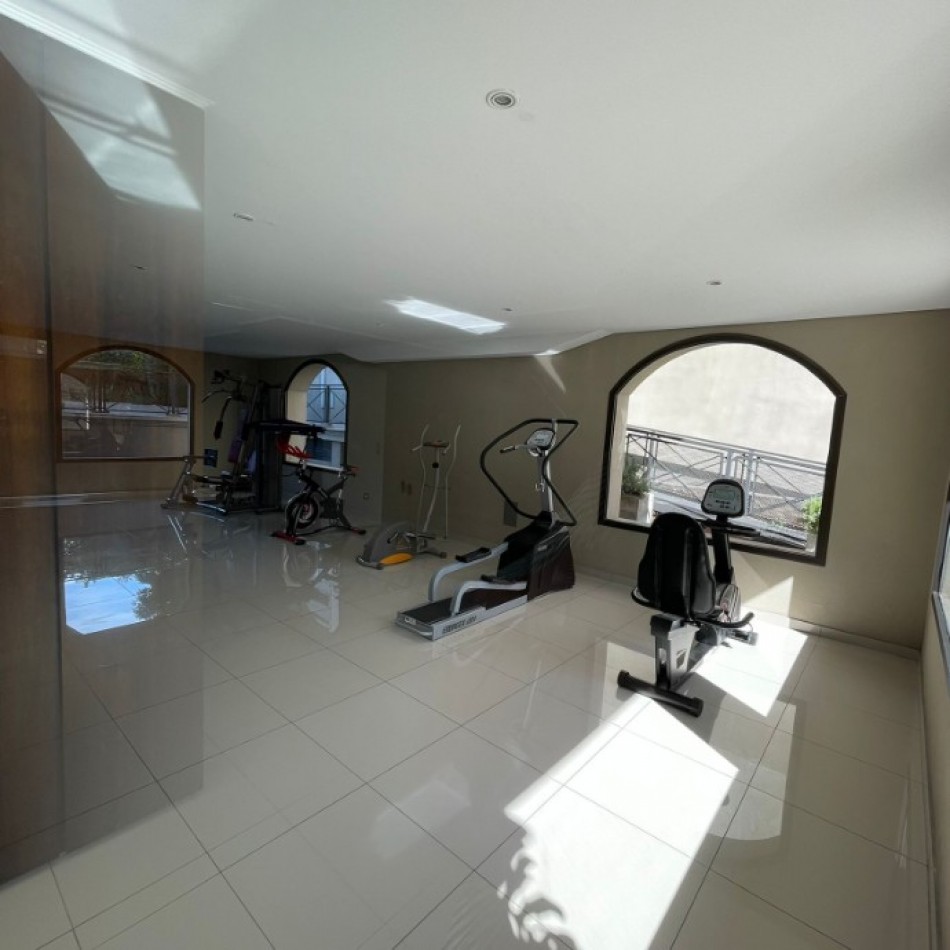 ALQUILER ESPECTACULAR SEMIPISO DE 4 AMBIENTES CON 2 COCHERAS Y EXCELENTES VISTAS