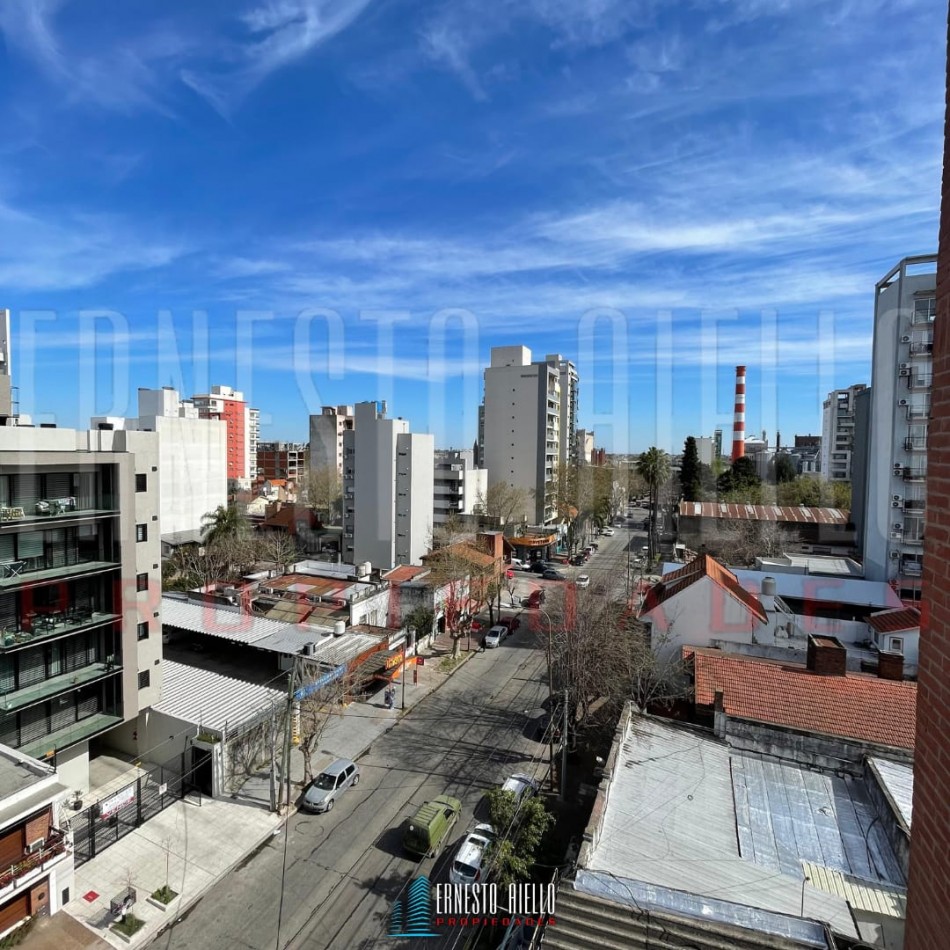 ALQUILER DPTO. 2 AMBIENTES CON COCHERA. "MACONDA V". QUILMES CENTRO