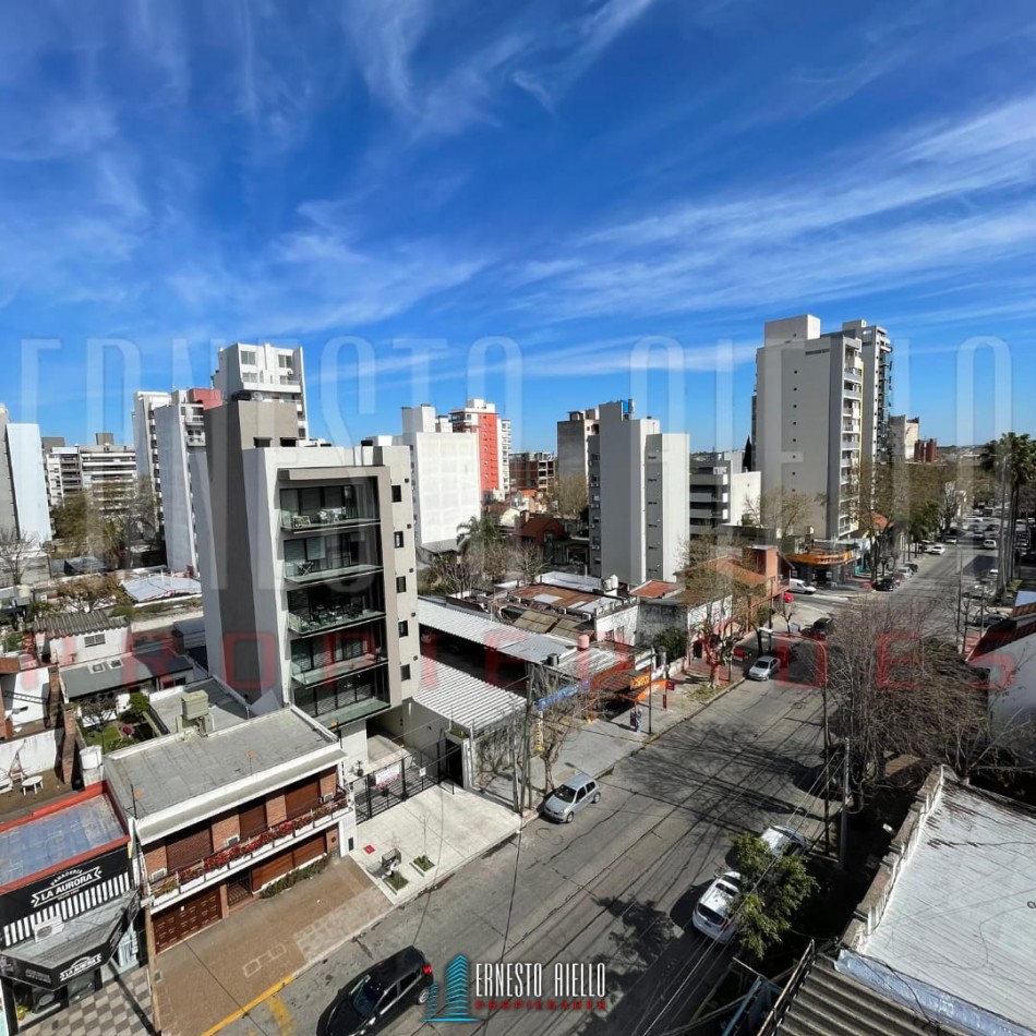 ALQUILER DPTO. 2 AMBIENTES CON COCHERA. "MACONDA V". QUILMES CENTRO