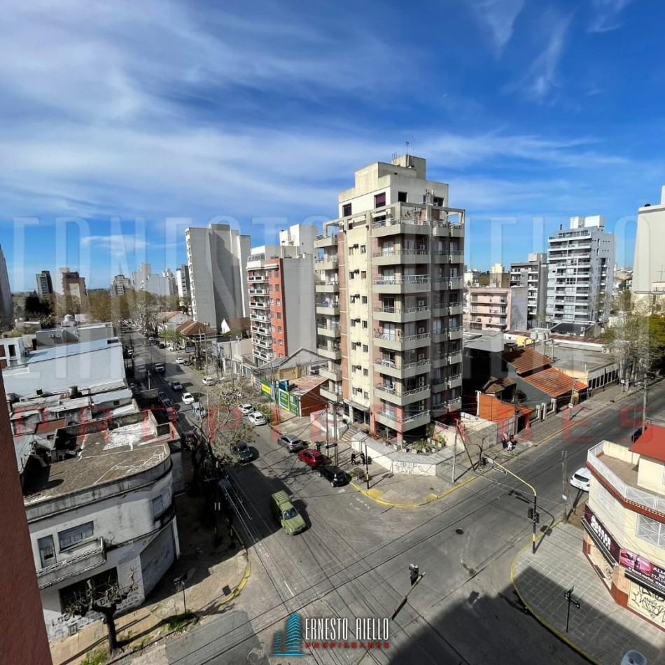 ALQUILER DPTO. 2 AMBIENTES CON COCHERA. "MACONDA V". QUILMES CENTRO