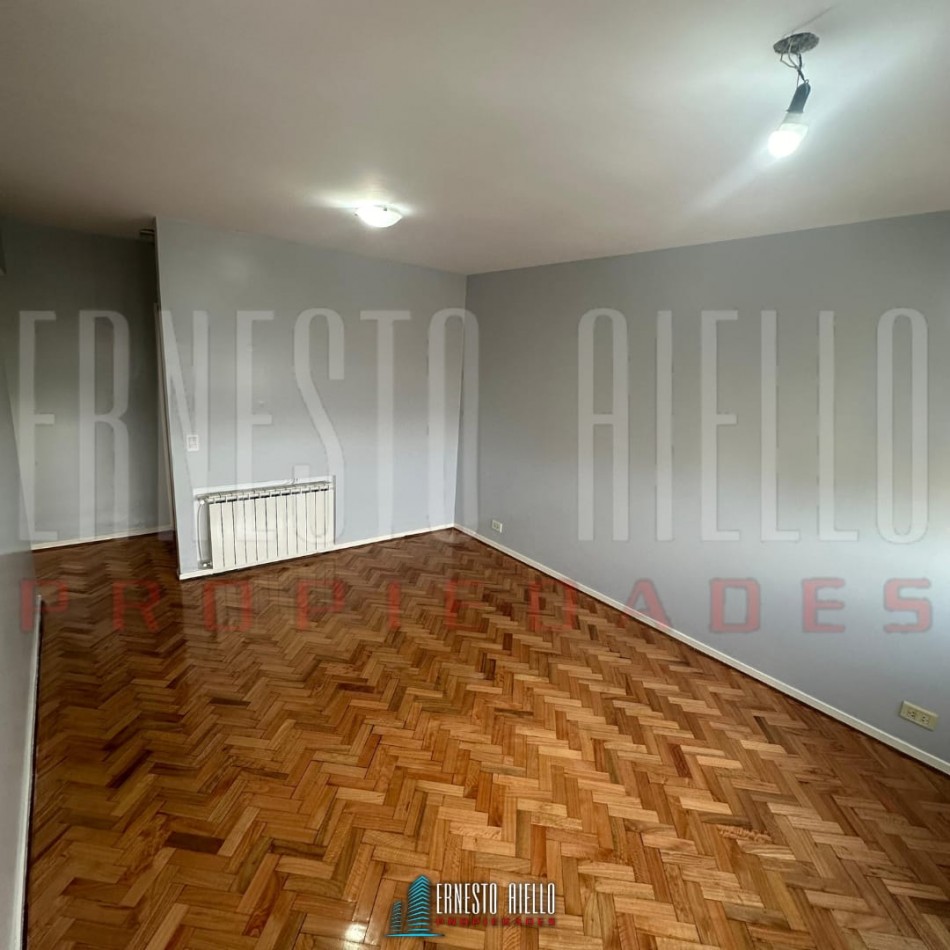 ¡RETASADO! VENTA DPTO 3 AMBIENTES CON DOBLE CIRCULACION Y BAULERA, PISO 14, QUILMES CENTRO.