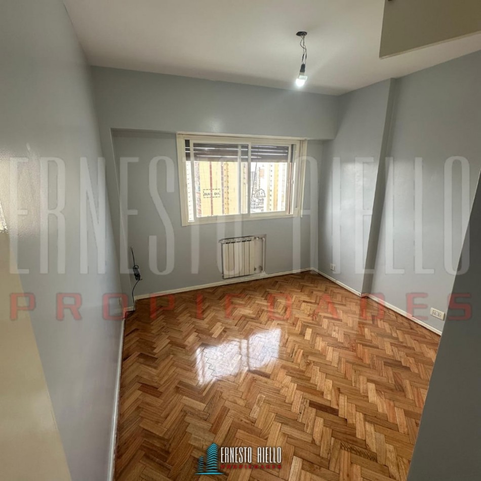 ¡RETASADO! VENTA DPTO 3 AMBIENTES CON DOBLE CIRCULACION Y BAULERA, PISO 14, QUILMES CENTRO.