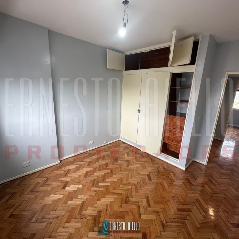 ¡RETASADO! VENTA DPTO 3 AMBIENTES CON DOBLE CIRCULACION Y BAULERA, PISO 14, QUILMES CENTRO.