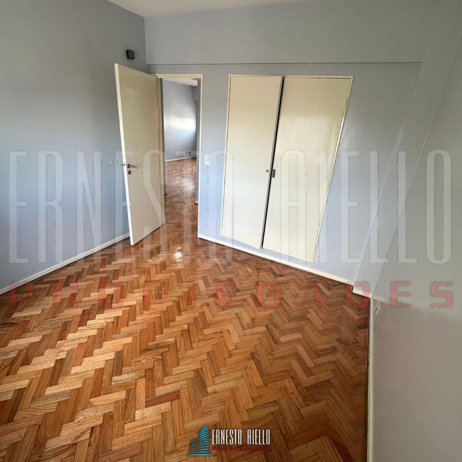 ¡RETASADO! VENTA DPTO 3 AMBIENTES CON DOBLE CIRCULACION Y BAULERA, PISO 14, QUILMES CENTRO.