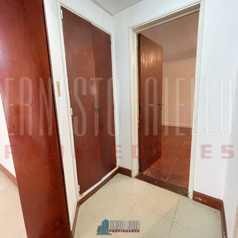 ALQUILER CASA 3 AMBIENTES CON COCHERA, PATIO Y ENTRADA PARA AUTO