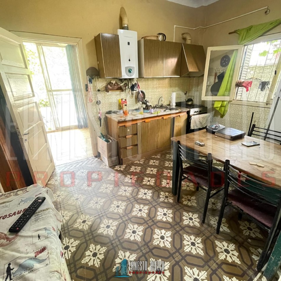 VENTA CASA 3 AMBIENTES SANTA FE AL 300 EZPELETA.