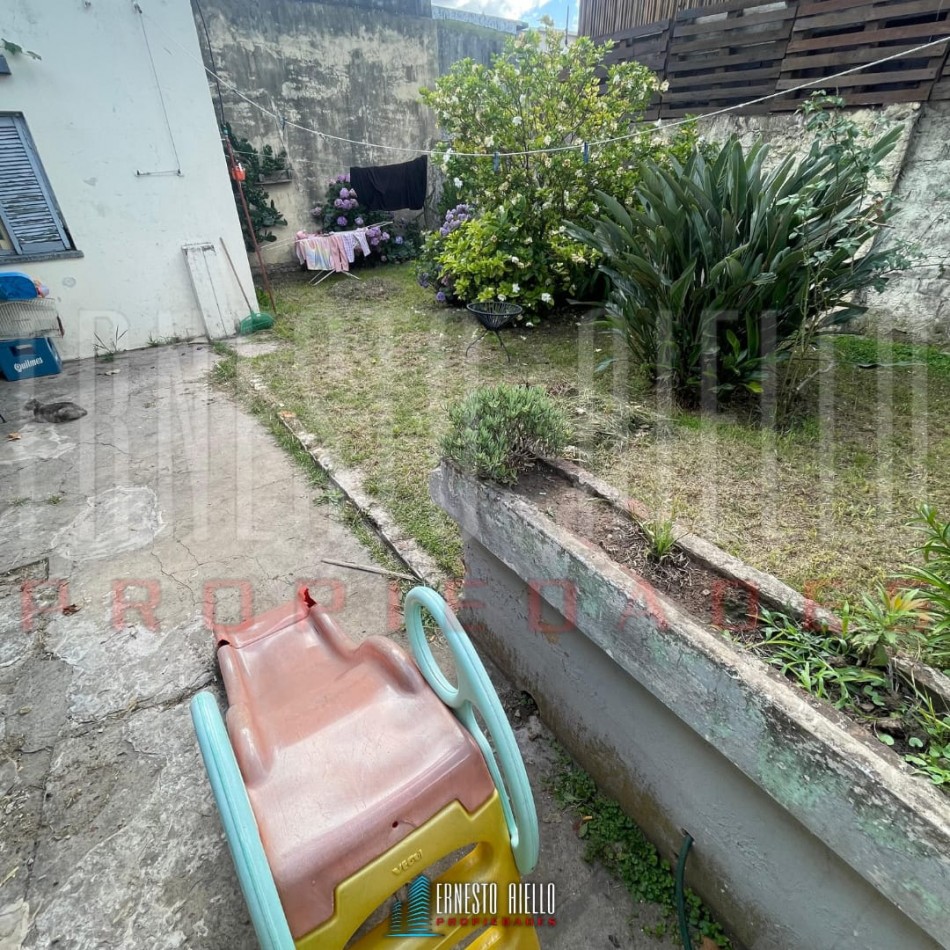 VENTA CASA 3 AMBIENTES SANTA FE AL 300 EZPELETA.