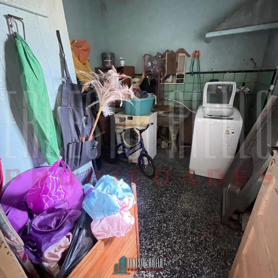 VENTA CASA 3 AMBIENTES SANTA FE AL 300 EZPELETA.