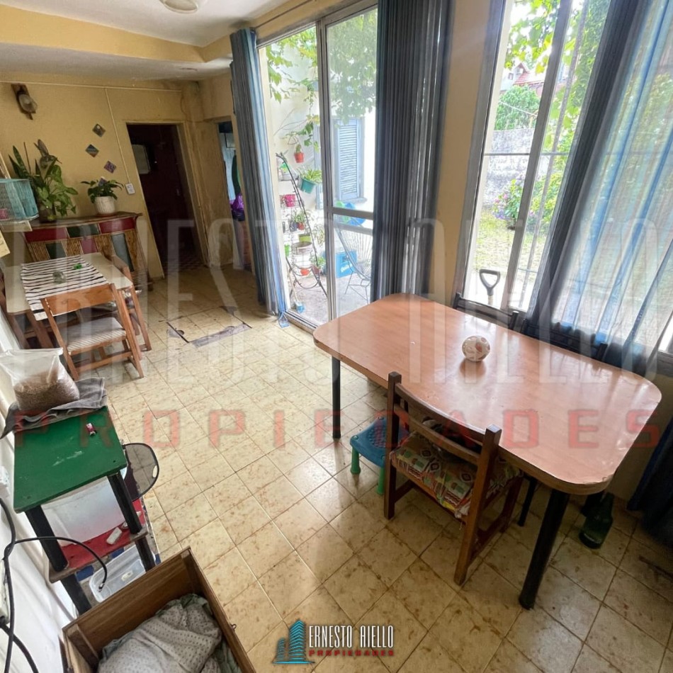VENTA CASA 3 AMBIENTES SANTA FE AL 300 EZPELETA.