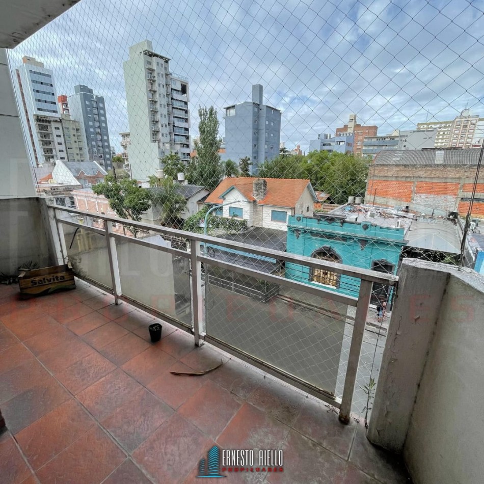 ALQUILER PISO 3 AMBIENTES EN QUILMES CENTRO.