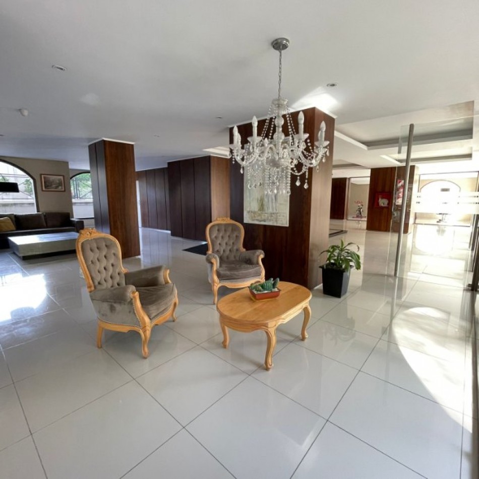VENTA ESPECTACULAR SEMIPISO DE 4 AMBIENTES CON 2 COCHERAS Y EXCELENTES VISTAS