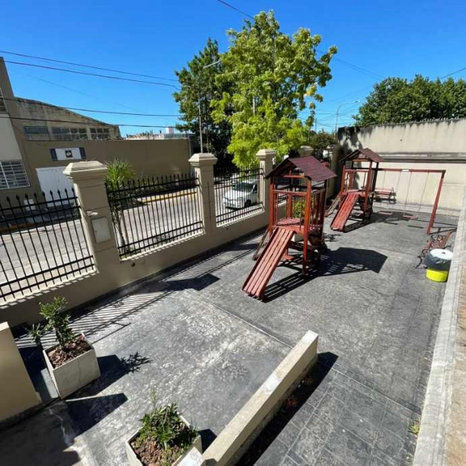 VENTA ESPECTACULAR SEMIPISO DE 4 AMBIENTES CON 2 COCHERAS Y EXCELENTES VISTAS