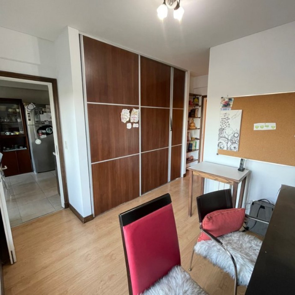 VENTA ESPECTACULAR SEMIPISO DE 4 AMBIENTES CON 2 COCHERAS Y EXCELENTES VISTAS