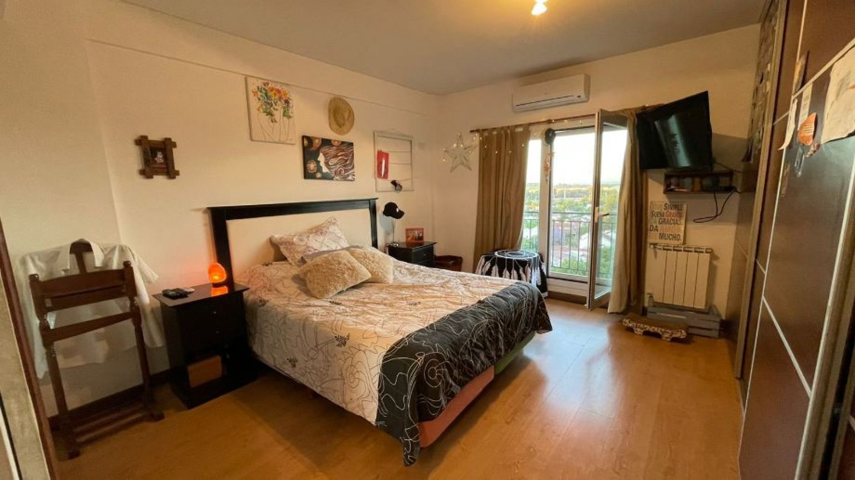 VENTA ESPECTACULAR SEMIPISO DE 4 AMBIENTES CON 2 COCHERAS Y EXCELENTES VISTAS