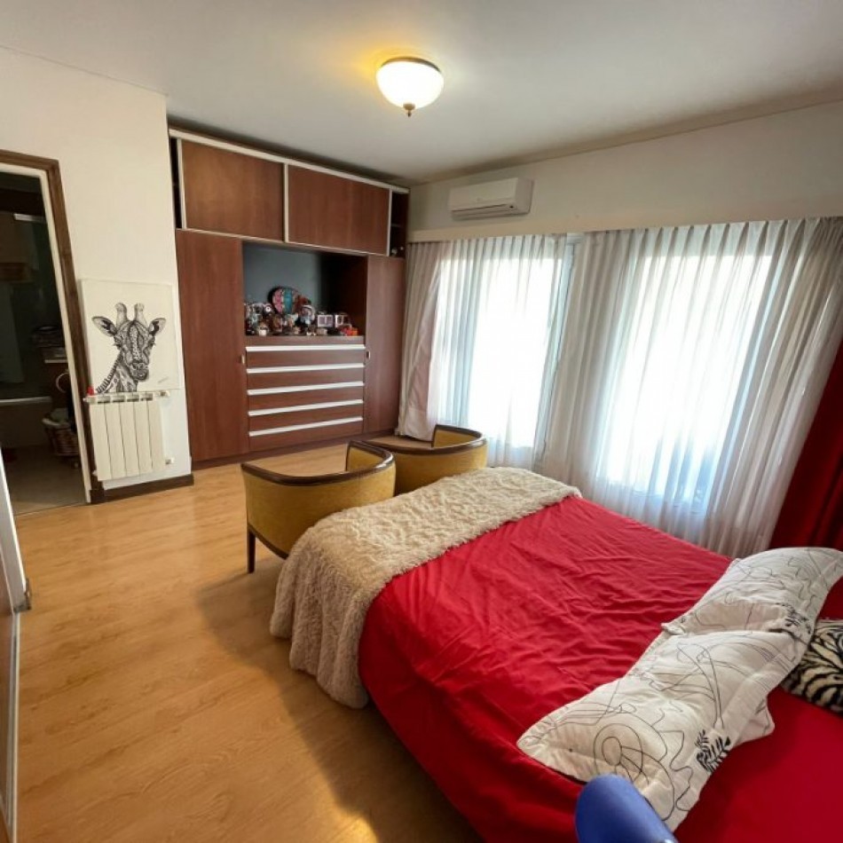 VENTA ESPECTACULAR SEMIPISO DE 4 AMBIENTES CON 2 COCHERAS Y EXCELENTES VISTAS