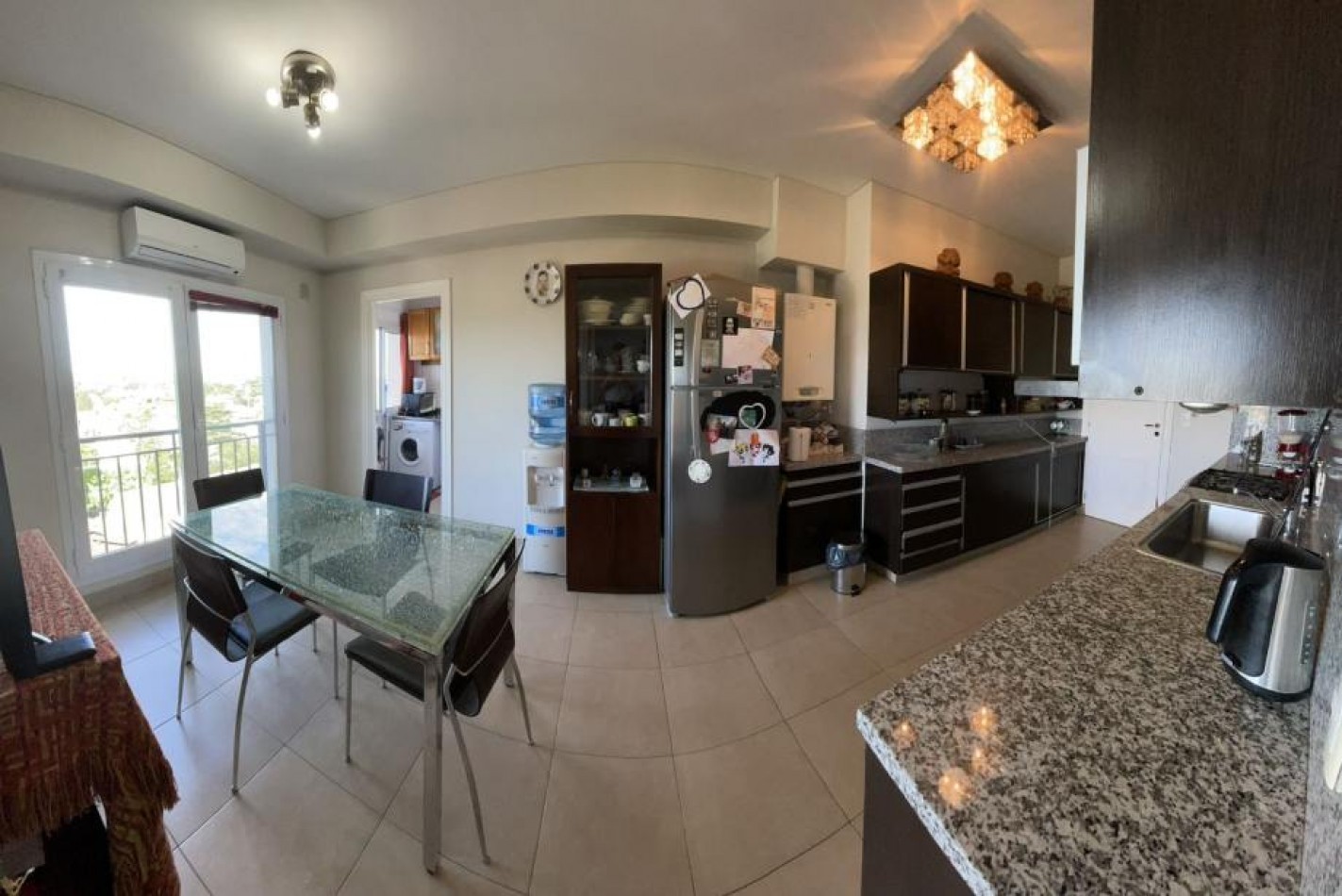 VENTA ESPECTACULAR SEMIPISO DE 4 AMBIENTES CON 2 COCHERAS Y EXCELENTES VISTAS