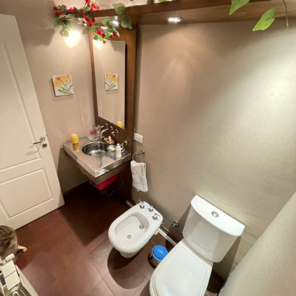 VENTA ESPECTACULAR SEMIPISO DE 4 AMBIENTES CON 2 COCHERAS Y EXCELENTES VISTAS