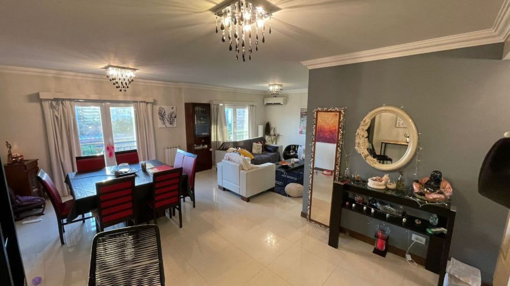 VENTA ESPECTACULAR SEMIPISO DE 4 AMBIENTES CON 2 COCHERAS Y EXCELENTES VISTAS