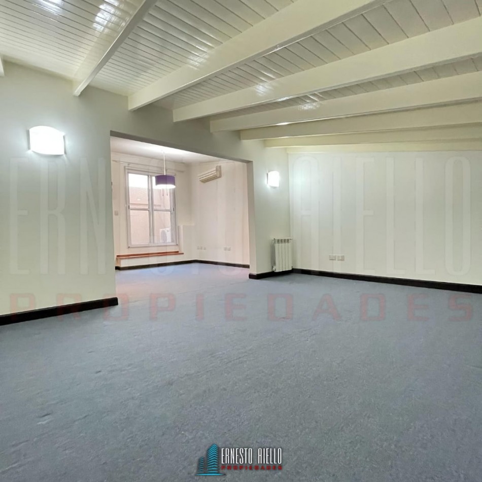 ALQUILER DEPARTAMENTO TIPO DUPLEX 4 AMBIENTES, CON 2 COCHERAS, PATIOS Y BALCON.