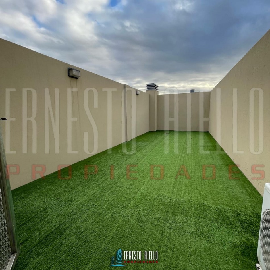 ALQUILER DEPARTAMENTO TIPO DUPLEX 4 AMBIENTES, CON 2 COCHERAS, PATIOS Y BALCON.