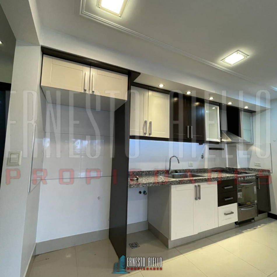 ALQUILER DEPARTAMENTO TIPO DUPLEX 4 AMBIENTES, CON 2 COCHERAS, PATIOS Y BALCON.