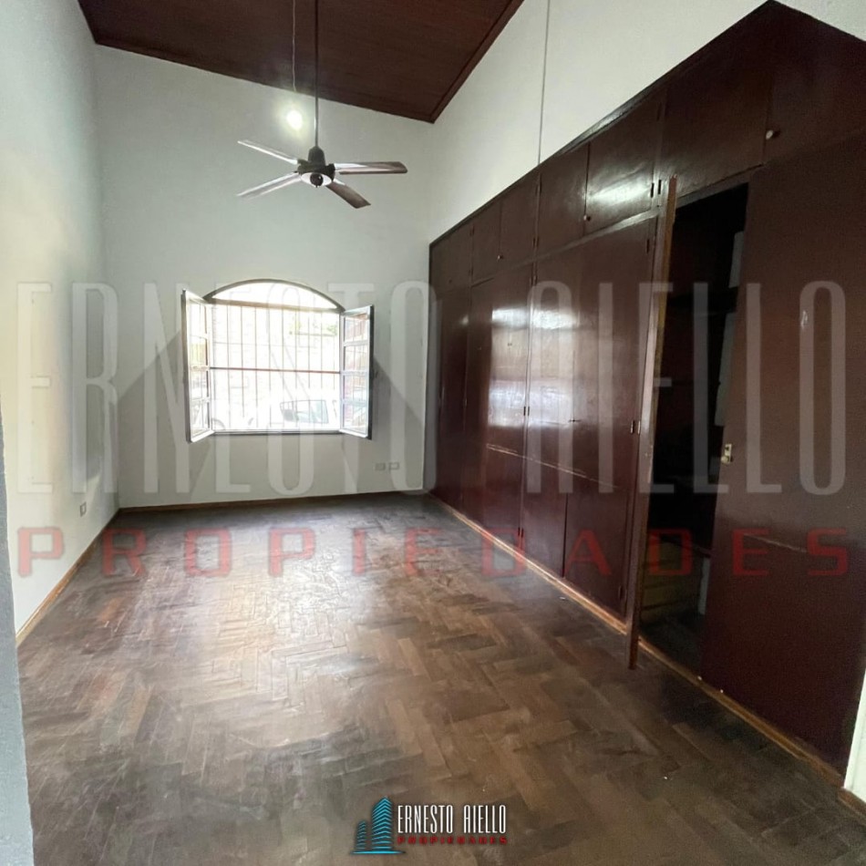 ALQUILER CASA 5 AMBIENTES USO VIVIENDA Y PROFESIONAL, QUILMES.