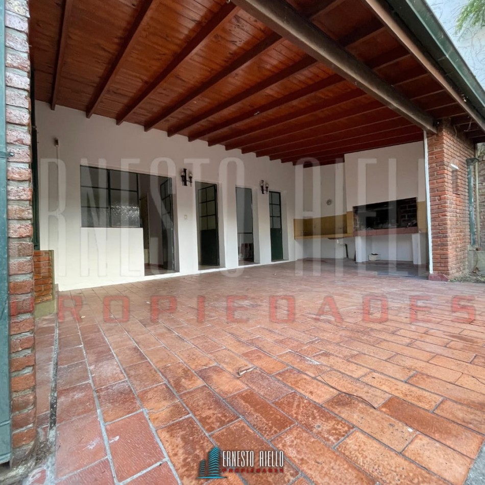 ALQUILER CASA 5 AMBIENTES USO VIVIENDA Y PROFESIONAL, QUILMES.