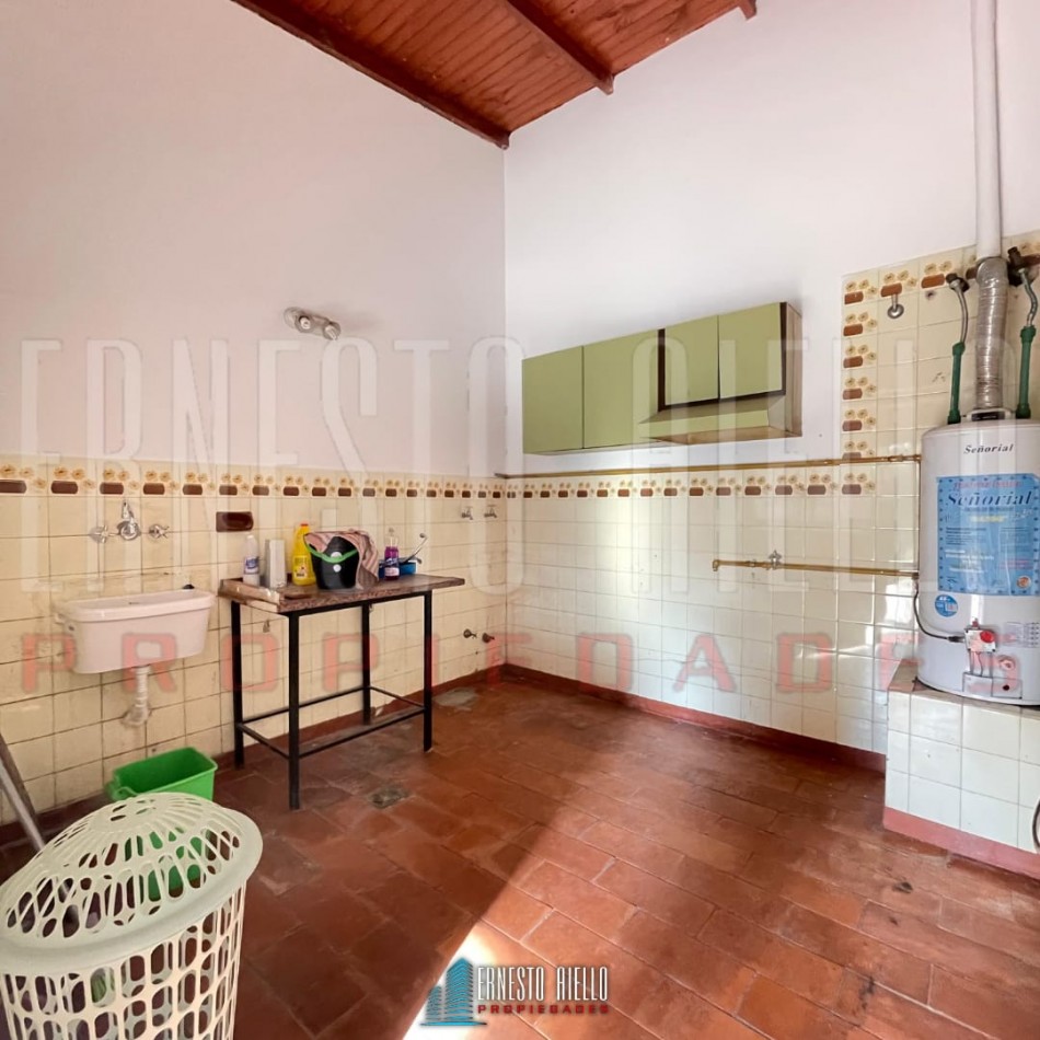 ALQUILER CASA 5 AMBIENTES USO VIVIENDA Y PROFESIONAL, QUILMES.