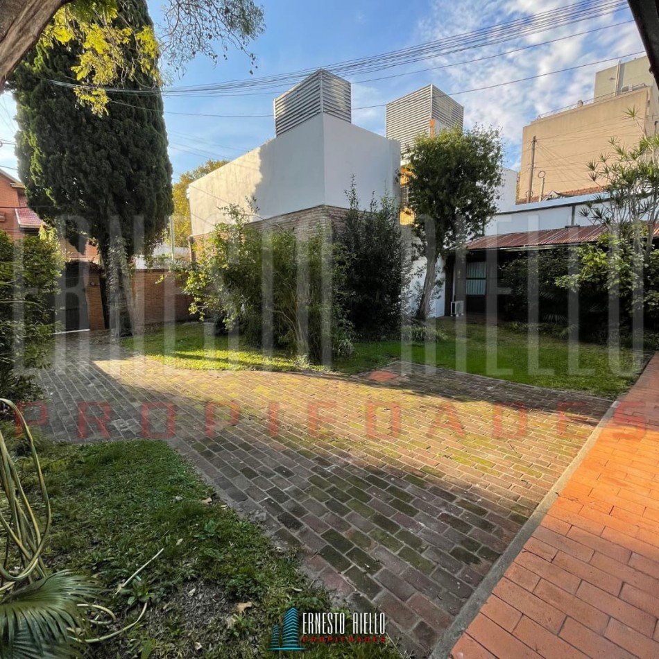 ALQUILER CASA 5 AMBIENTES USO VIVIENDA Y PROFESIONAL, QUILMES.