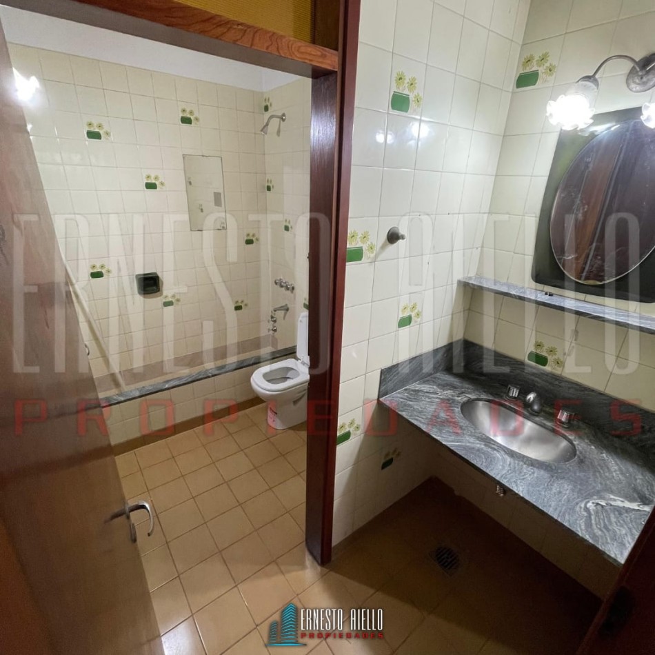 ALQUILER CASA 5 AMBIENTES USO VIVIENDA Y PROFESIONAL, QUILMES.