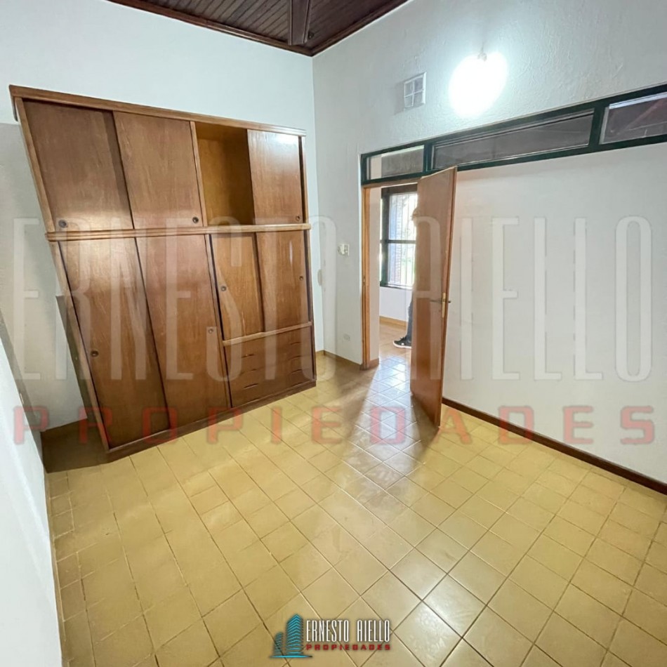 ALQUILER CASA 5 AMBIENTES USO VIVIENDA Y PROFESIONAL, QUILMES.