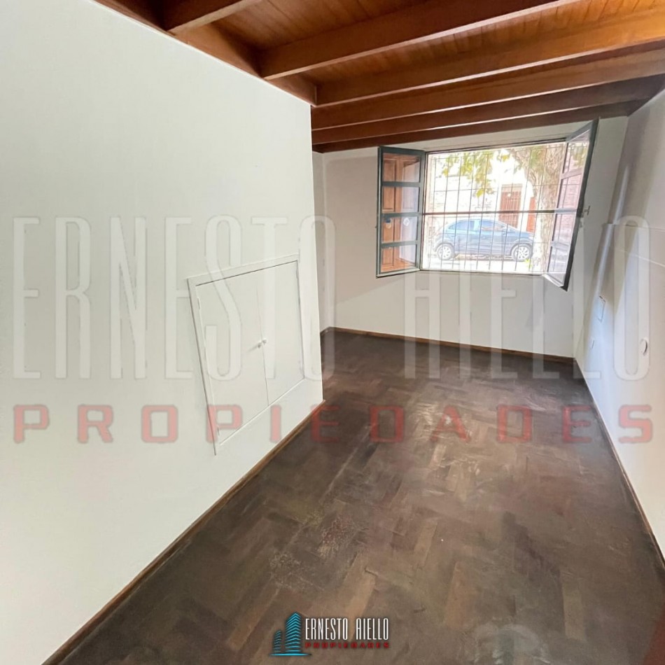 ALQUILER CASA 5 AMBIENTES USO VIVIENDA Y PROFESIONAL, QUILMES.