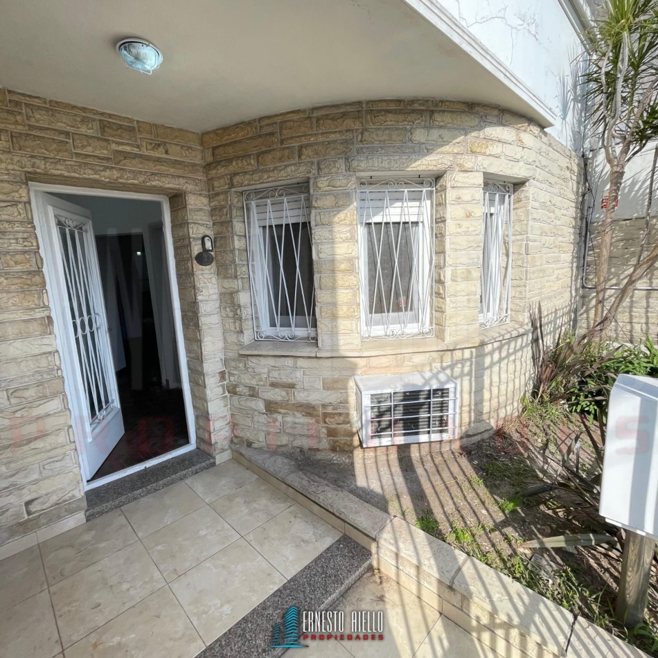 ALQUILER CASA 3/4 AMBIENTES CON PATIO Y PARRILLA, QUILMES OSTE.