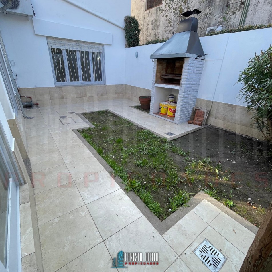 ALQUILER CASA 3/4 AMBIENTES CON PATIO Y PARRILLA, QUILMES OSTE.